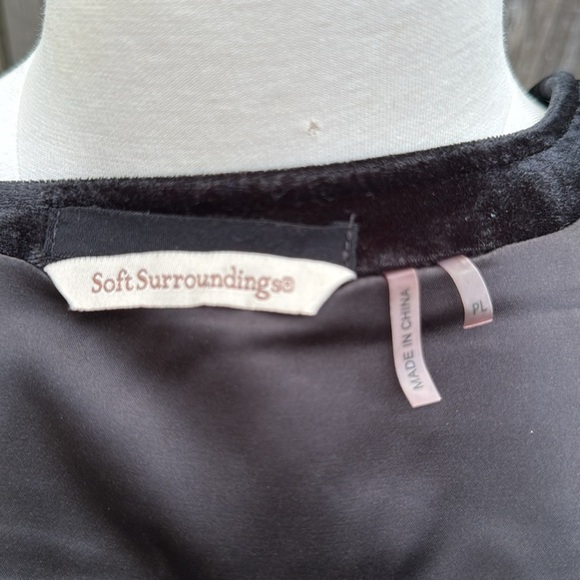 Soft Surroundings black velvet moto style jacket, size Petite Large - Picture 8 of 9